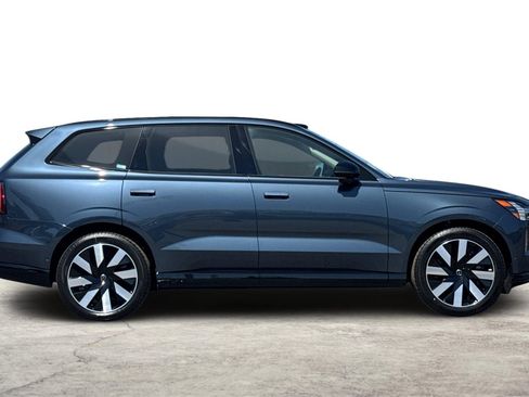 Used 2025 Volvo EX90 Ultra image 9