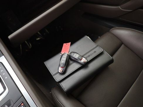 Used 2017 Porsche 718 Cayman S image 40