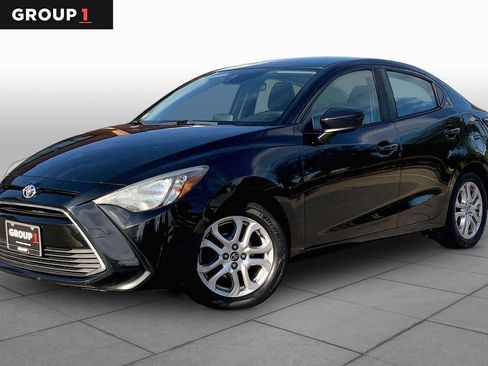 Used 2017 Toyota Yaris iA FWD image 1