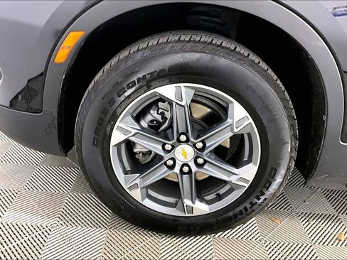Used 2025 Chevrolet Blazer LT FWD image 7