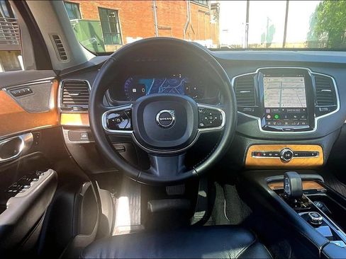 Used 2024 Volvo XC90 B5 Plus AWD/4WD image 7