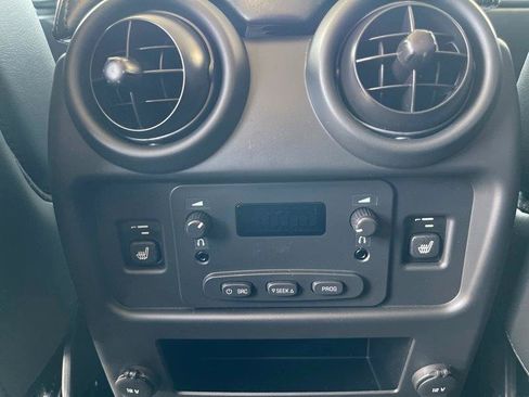 Used 2005 HUMMER H2 w/ Preferred Equipment Group AWD/4WD image 47