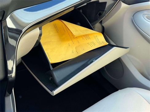 Used 2017 Ford Escape Titanium image 40