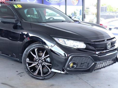 Used 2018 Honda Civic Sport image 2