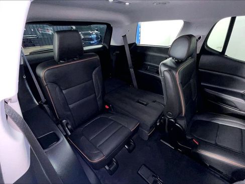 Used 2023 GMC Acadia AT4 w/ Technology Package image 38