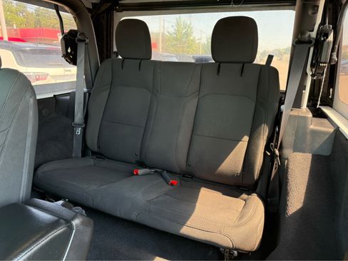 Used 2021 Jeep Wrangler Sport AWD/4WD image 25