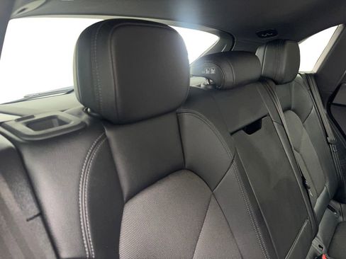 Used 2022 Porsche Macan AWD/4WD image 39