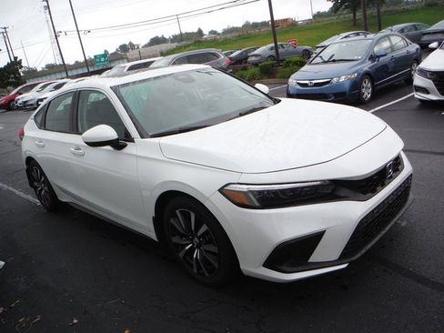 Used 2024 Honda Civic EX-L image 6