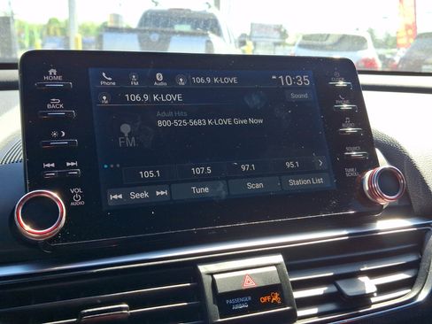 Used 2018 Honda Accord Sport image 16