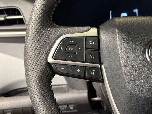 Certified 2025 Toyota Sienna XSE image 26