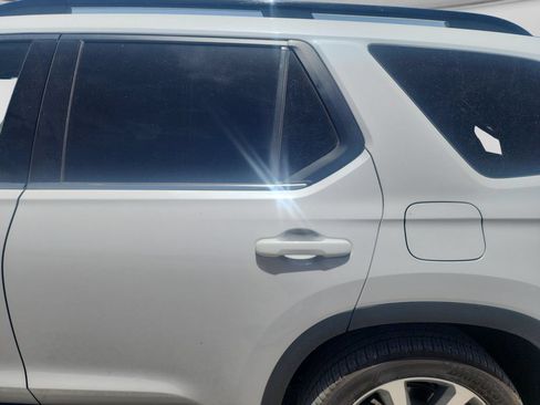 Used 2025 Honda Pilot Elite image 13