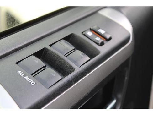 Used 2016 Toyota 4Runner SR5 Premium image 14