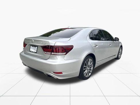 Used 2013 Lexus LS 460 L w/ Preferred Accessory Package RWD image 8