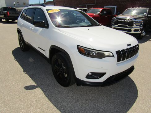Used 2023 Jeep Cherokee Altitude Lux AWD/4WD image 1
