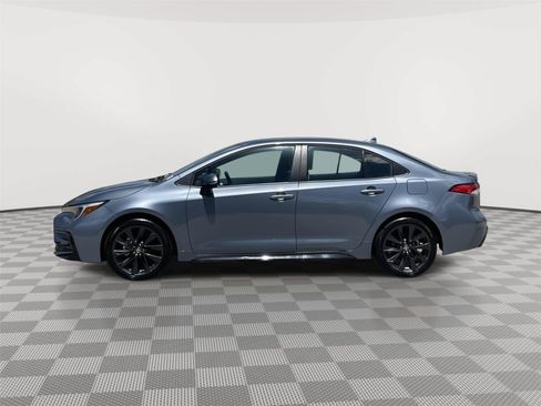 Used 2026 Toyota Corolla SE FWD image 2