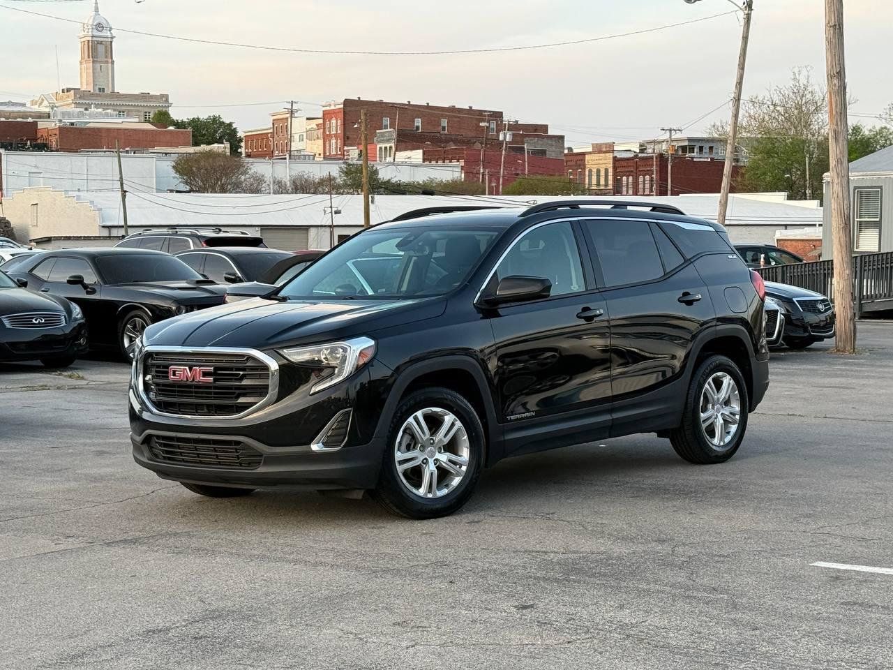 Used 2020 GMC Terrain SLE w/ Driver Convenience Package FWD image 1