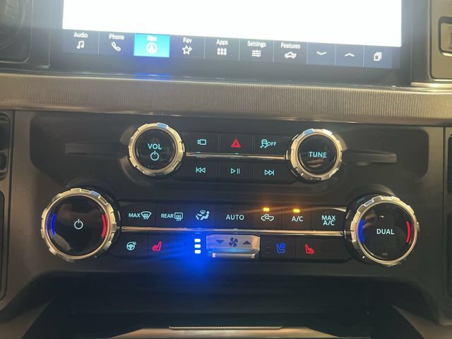 New 2026 Ford F250 Platinum w/ Platinum Plus Package AWD/4WD image 17
