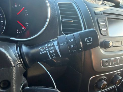 Used 2015 Kia Sorento LX FWD image 17