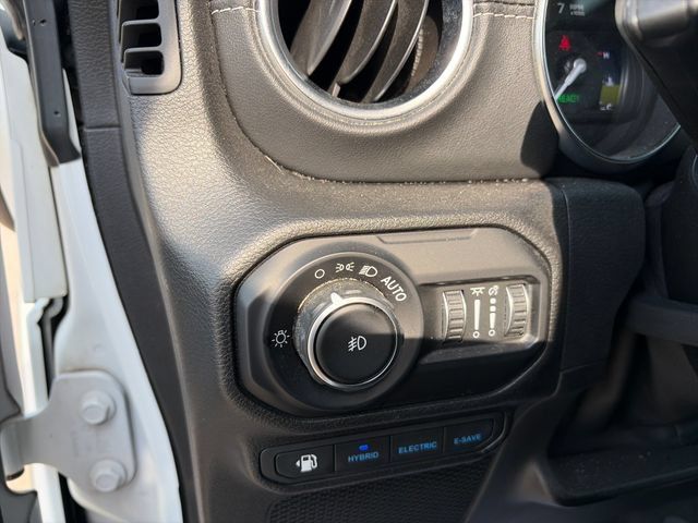 Used 2021 Jeep Wrangler Unlimited Sahara w/ Cold Weather Group AWD/4WD image 11