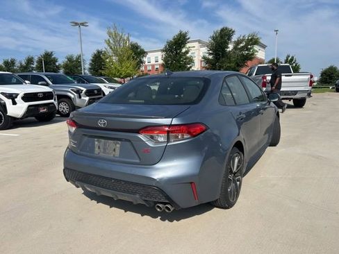 Used 2022 Toyota Corolla SE FWD image 3