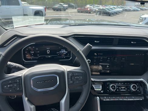 New 2025 GMC Sierra 2500 Denali w/ Denali Reserve Package image 7