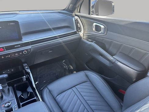 Used 2026 Kia Sorento SX Prestige image 16