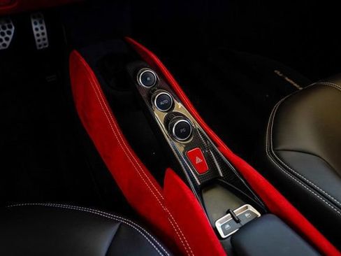 Used 2021 Ferrari F8 Tributo image 62