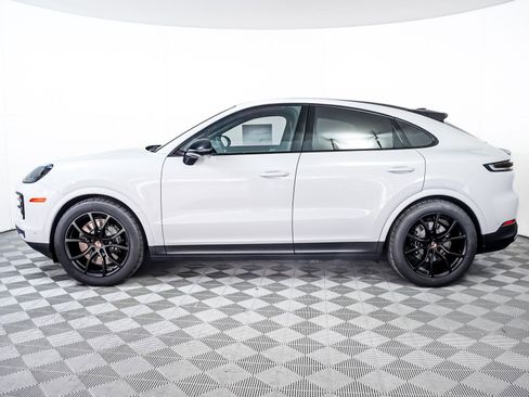 New 2026 Porsche Cayenne S image 2