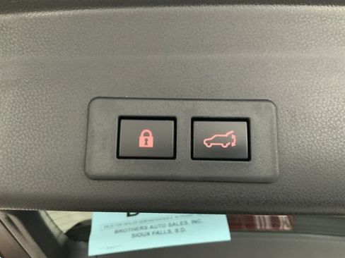 Used 2023 Subaru Ascent Premium w/ Convenience Package AWD/4WD image 9