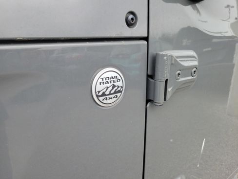 Used 2018 Jeep Wrangler Unlimited Sport S image 26