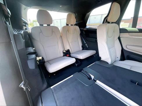 New 2026 Volvo XC90 B6 Plus w/ Protection Package Premier image 28