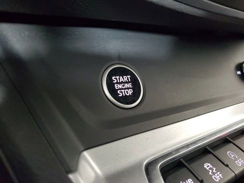 Used 2024 Audi Q3 2.0T Premium w/ Convenience Package image 33