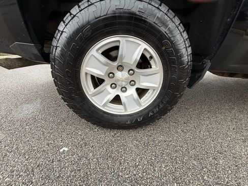 Used 2018 Chevrolet Silverado 1500 LT w/ All Star Edition image 34