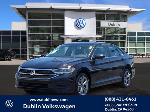 Certified 2024 Volkswagen Jetta SE FWD image 8
