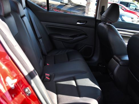 Used 2025 Nissan Altima 2.5 SR FWD image 36