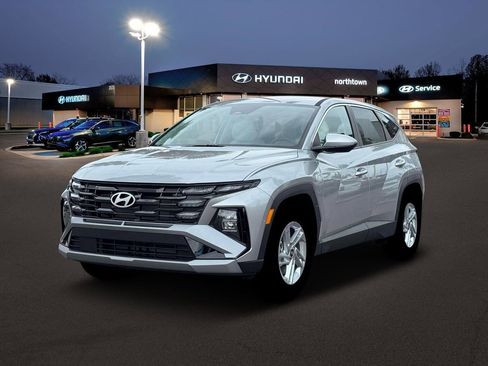 New 2026 Hyundai Tucson SE image 1