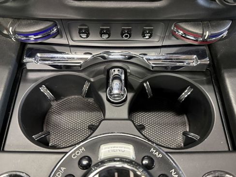 Used 2019 Rolls-Royce Dawn image 94
