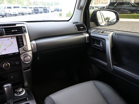 Used 2023 Toyota 4Runner SR5 Premium w/ Moonroof Package AWD/4WD image 15