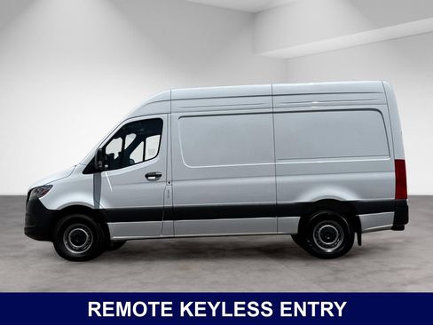 Used 2024 Mercedes-Benz Sprinter 2500 image 3