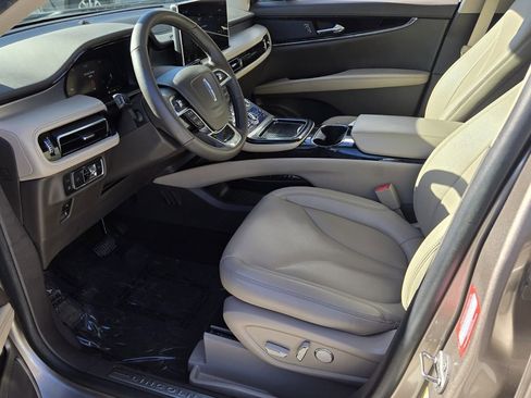 Used 2021 Lincoln Nautilus FWD image 9