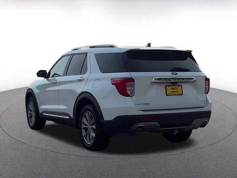 Used 2023 Ford Explorer Limited AWD/4WD image 9