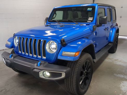 Used 2023 Jeep Wrangler Sahara w/ Cold Weather Group image 10