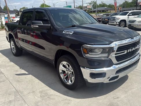 Used 2019 RAM 1500 Big Horn AWD/4WD image 3