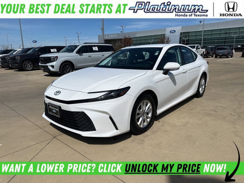 Used 2025 Toyota Camry LE FWD image 1
