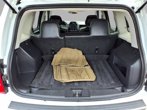 Used 2017 Jeep Patriot High Altitude FWD image 24