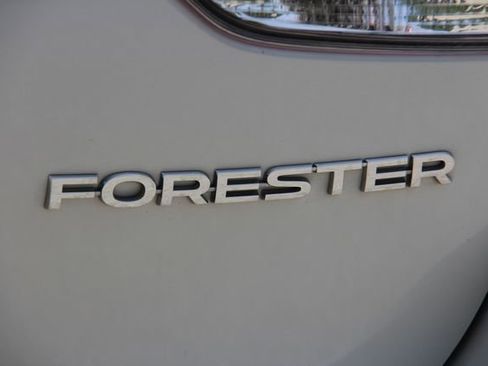 Certified 2023 Subaru Forester Premium AWD/4WD image 10