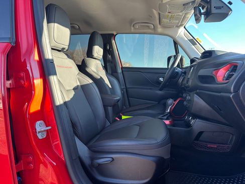 Used 2020 Jeep Renegade Trailhawk w/ Premium Leather Group image 28
