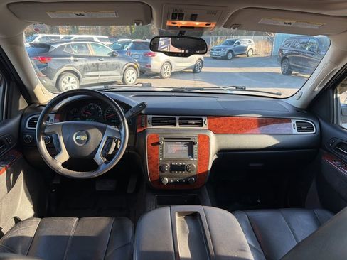 Used 2013 Chevrolet Suburban 2500 LT image 22
