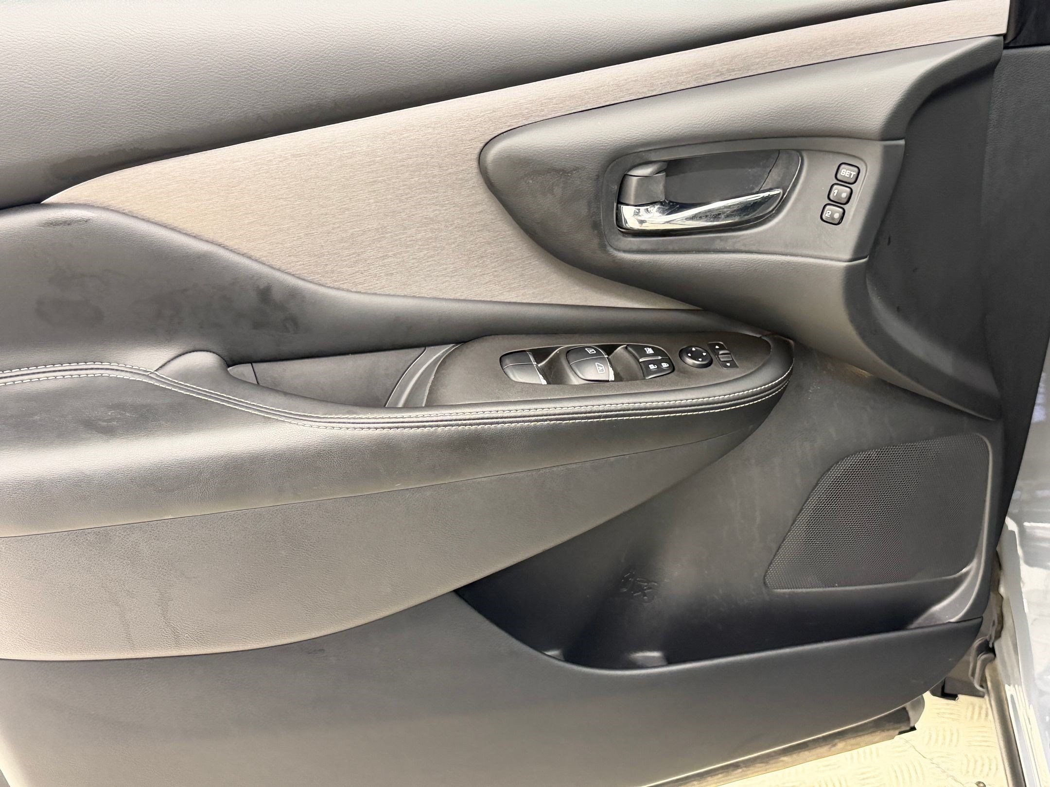 Used 2023 Nissan Murano SL w/ SL Moonroof Package FWD image 13