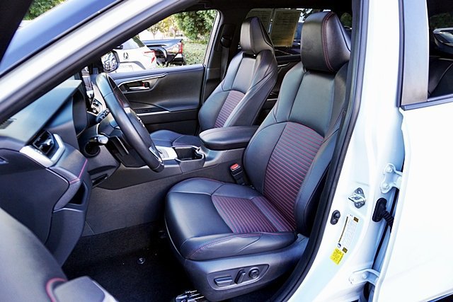 Used 2024 Toyota RAV4 XSE AWD/4WD image 27